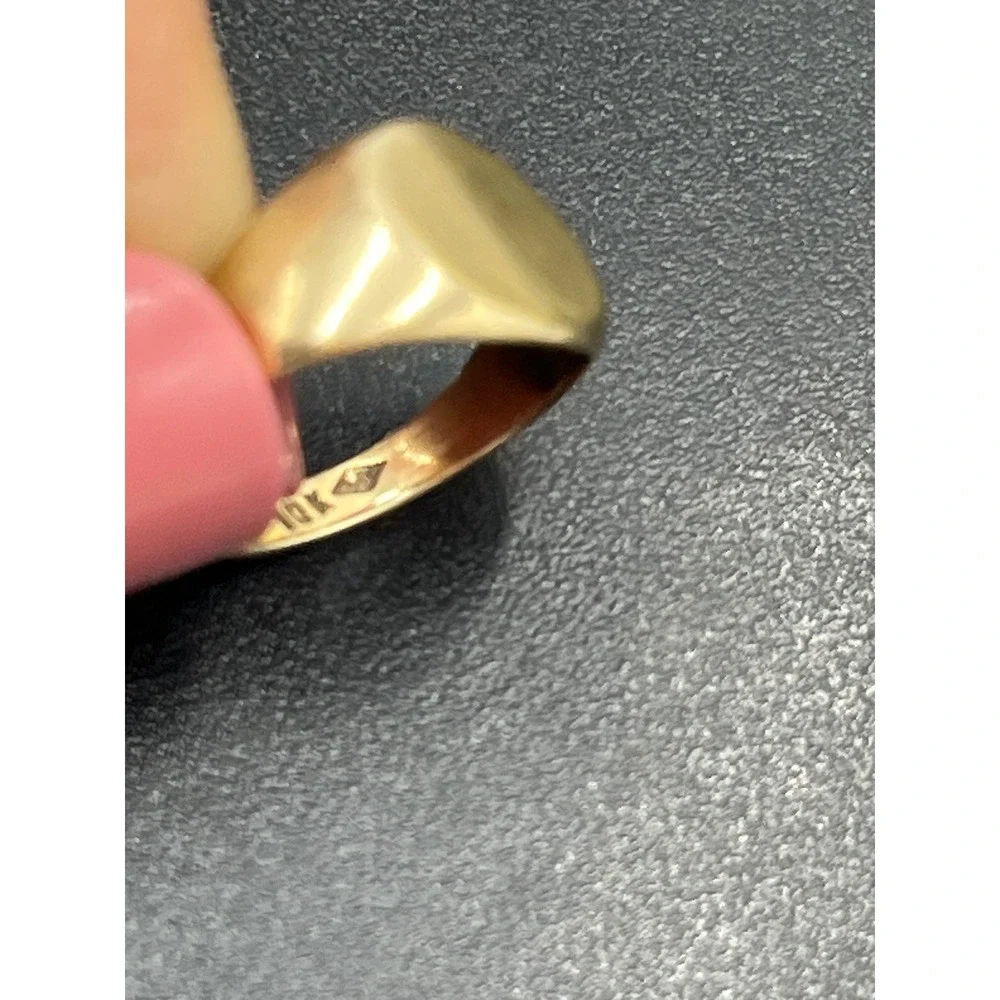 RJW Child Petite 10k Gold signet ring Sz 2.25 Vintage Gold Classic Ring SZ J